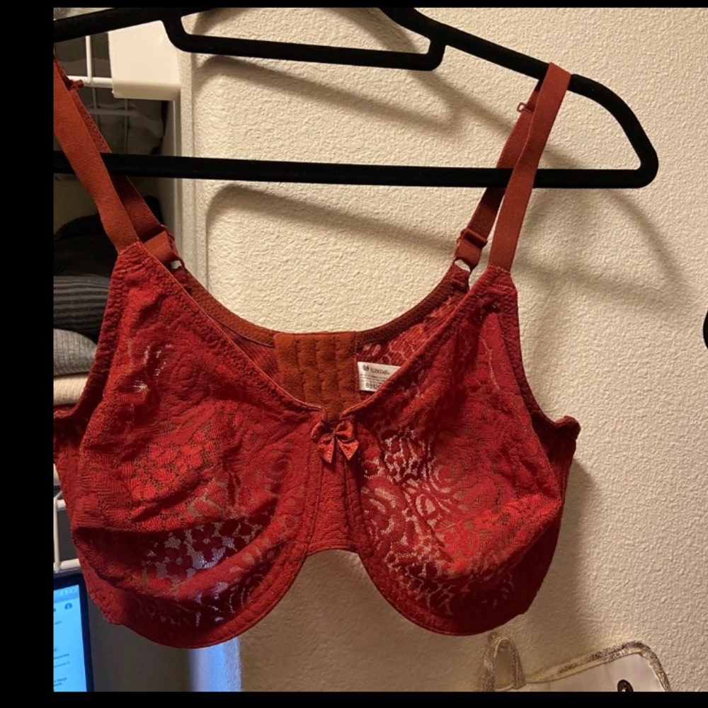 Red wacoal bra